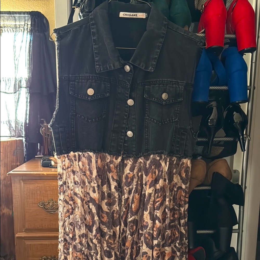 Origami black jean vest
